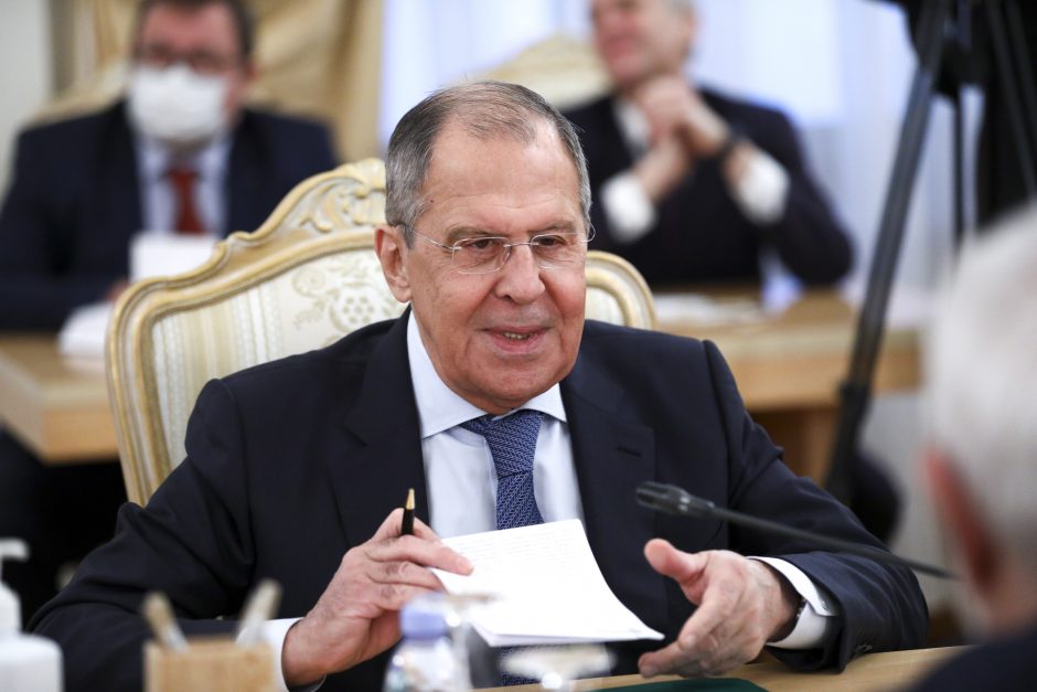 S. Lavrovas: jeigu Europos Sąjunga nuspręs atkurti santykius su Rusija, Maskva atsakys tuo pačiu