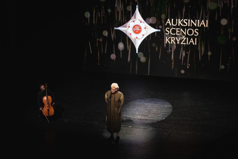 „Auksinių scenos kryžių“ ceremonijoje – spektaklio „Dėdė Vania“ kūrėjų triumfas
