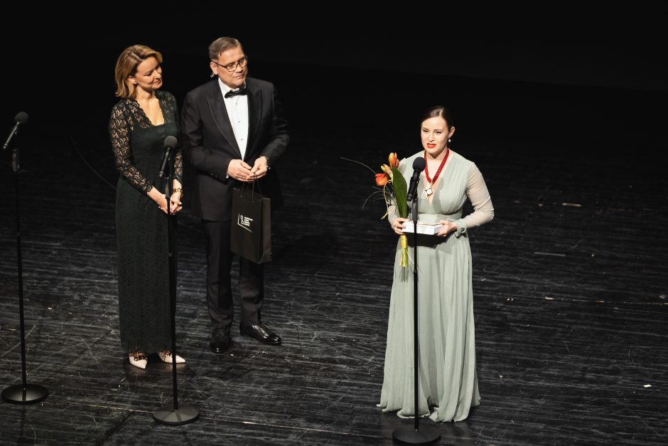 „Auksinių scenos kryžių“ ceremonijoje – spektaklio „Dėdė Vania“ kūrėjų triumfas