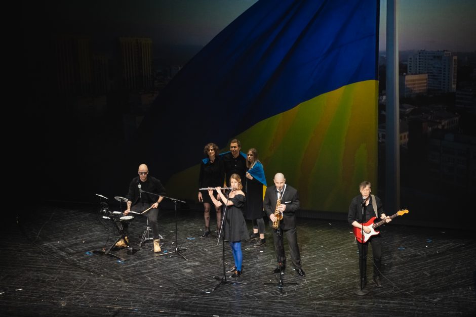 „Auksinių scenos kryžių“ ceremonijoje – spektaklio „Dėdė Vania“ kūrėjų triumfas