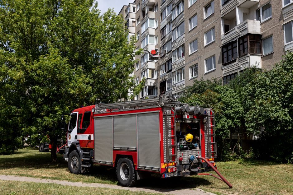 Alytuje per gaisrą daugiabučiame name išdegė virtuvė