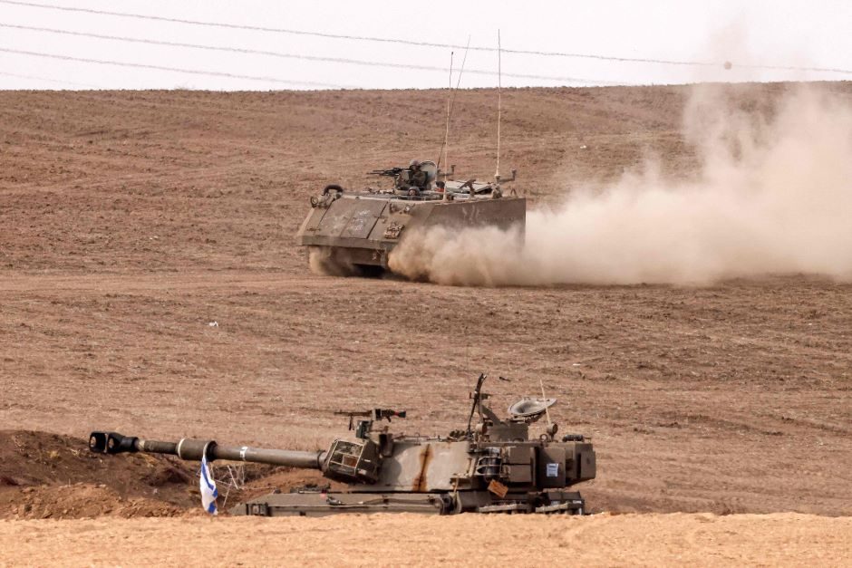 Izraelio kariuomenė sako įsitraukusi į įnirtingus mūšius su „Hamas“ Gazos Ruože