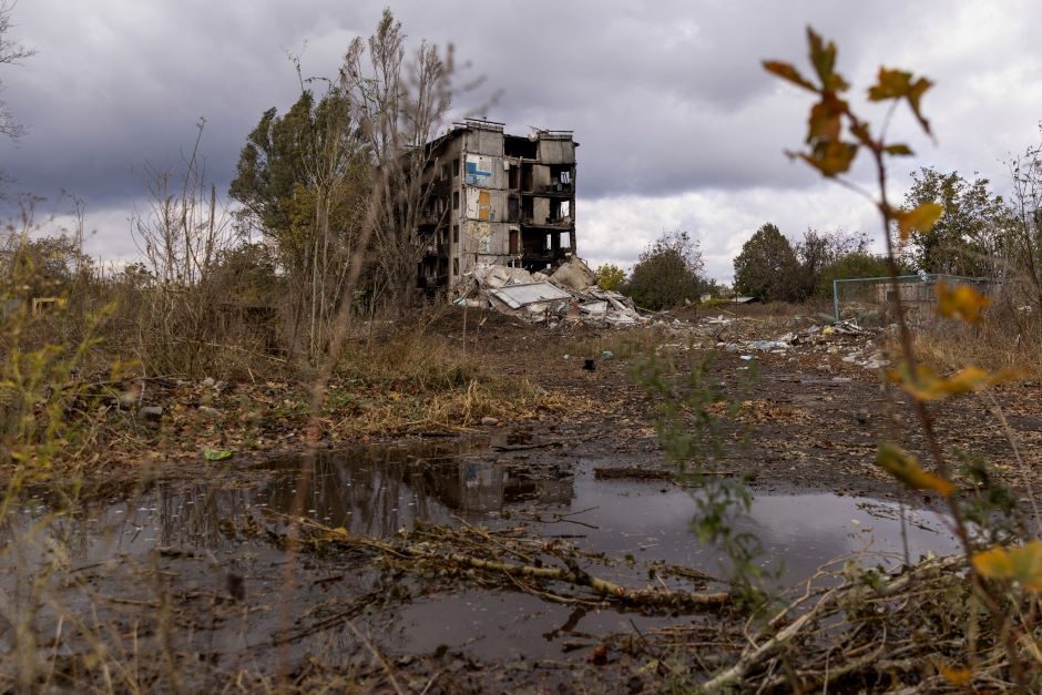 Ukraina: Rusijos kariuomenė vis dar bando apsupti Avdijivką