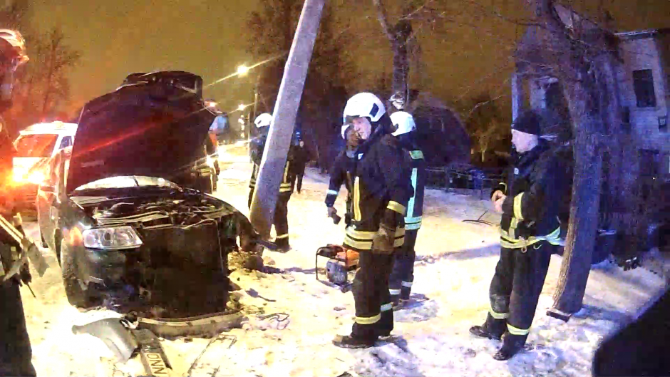 Už vairavimą išgėrus baustas šiaulietis nepasimokė: vėl sėdo prie vairo girtas ir sudaužė automobilį