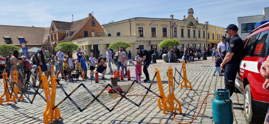 Teatro aikštėje – ugniagesių gelbėtojų šventė