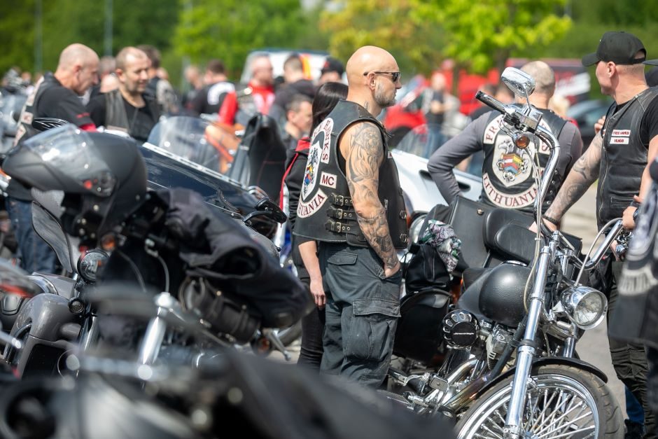 Į sostinės gatves išriedėjo tūkstančiai motociklų: baikeriai linki sau kantrybės kelyje