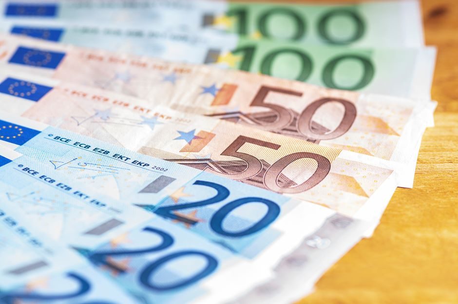 Biržuose iš moters išvilioti 7,1 tūkst. eurų