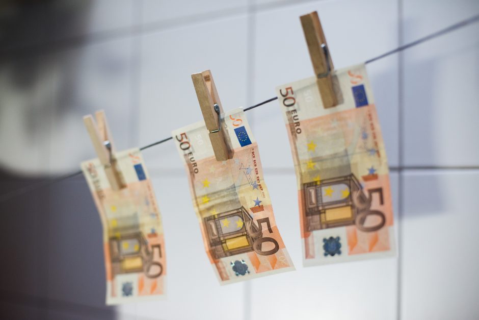 „Perlas Finance“ skirta 40 tūkst. eurų bauda už pažeidimus įgyvendinant sankcijas