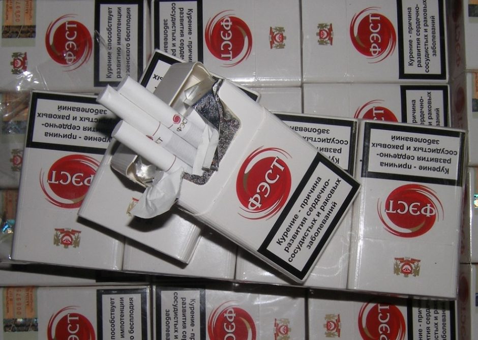 Pasieniečiai Lazdijų rajone sulaikė asmenis, vežusius didžiulius kiekius kontrabandinių cigarečių