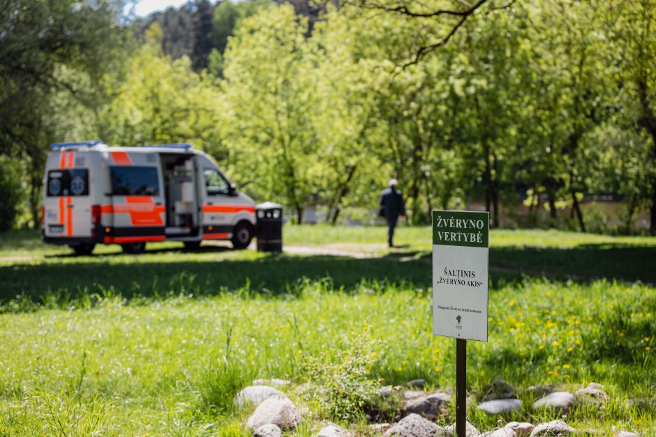 Sostinės tarnybas ant kojų sulėkė grėsmingas pranešimas: nuo tilto nukrito moteris