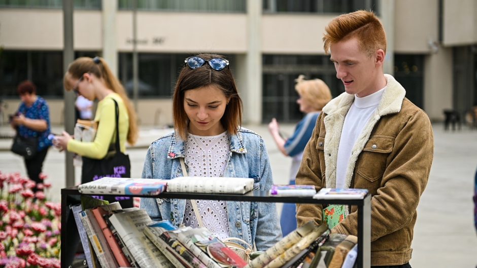 Kelionė po literatūros galaktikas: Kaune vyko „Aklas pasimatymas su knyga“