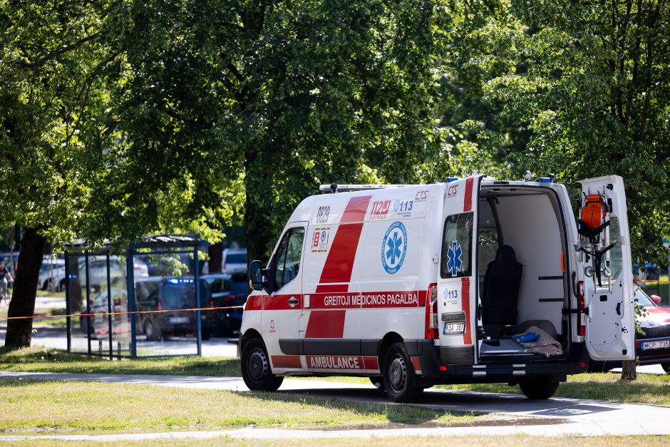 Vilniaus Žirmūnų rajone užsiliepsnojo butas, evakuota 10 žmonių