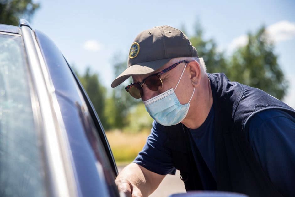 Beteisis vairuotojas įkliuvo dėl automobilio dūmingumo