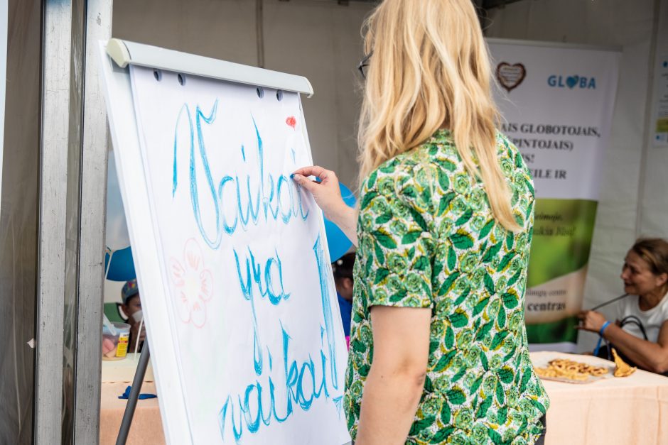 Globėjų šventė Aleksote nepaliko abejingų: daugiausia džiaugsmo vaikams suteikė putų diskoteka