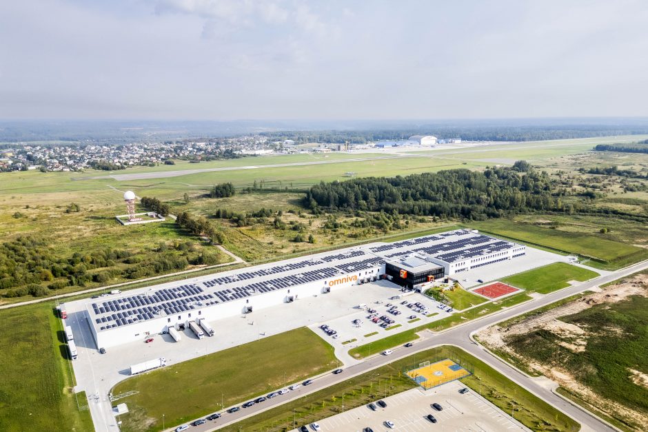 Atidarytas didžiausias Baltijos šalyse „Omniva“ logistikos centras 