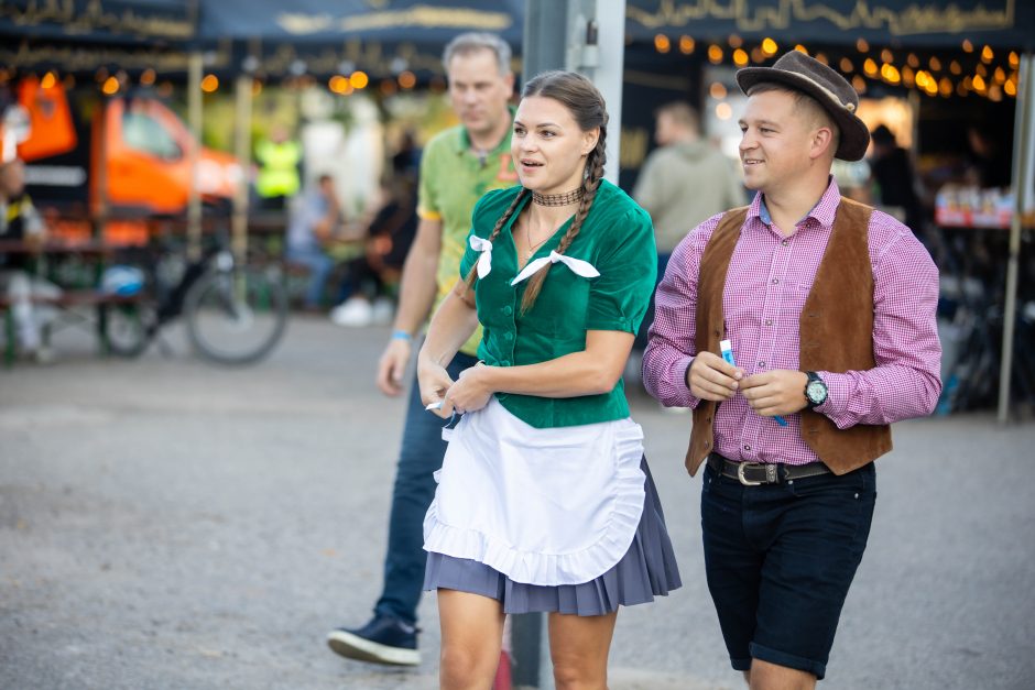 Praūžė „Volfas Engelman Oktoberfestas“: šventinis ritualas, bavariškos tradicijos ir princo vizitas