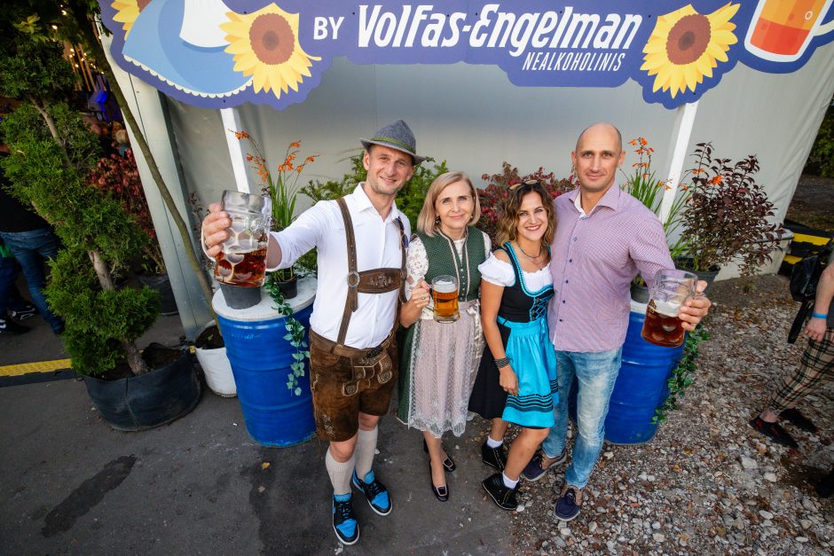 Praūžė „Volfas Engelman Oktoberfestas“: šventinis ritualas, bavariškos tradicijos ir princo vizitas