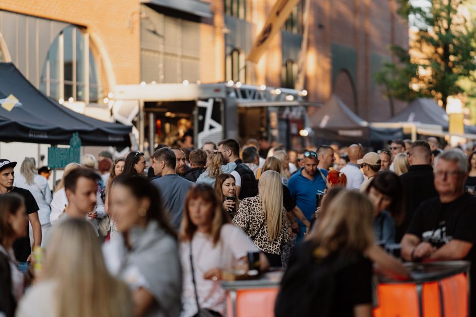 Klaipėdoje praūžė jubiliejinis Aludarių dienos festivalis: gera muzika, maistas ir gėrimai priviliojo tūkstančius