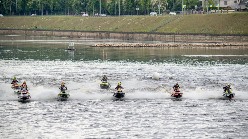 Nemunas ties Vilijampole vienai dienai virto tikra lenktynių trasa