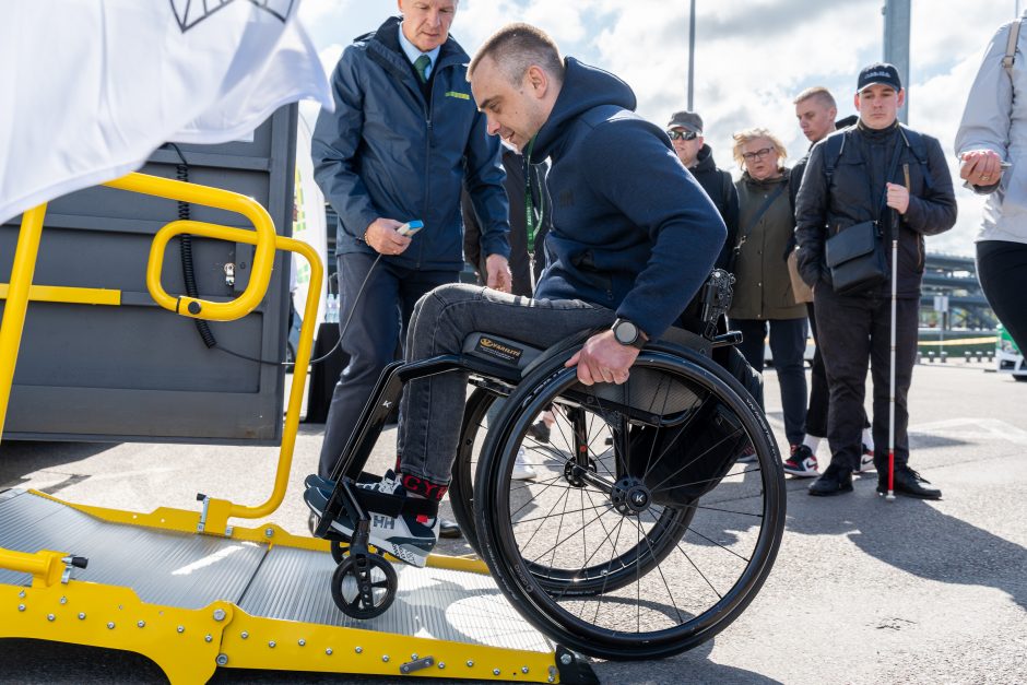 Autobuse – ir liftas, ir garsinė sistema