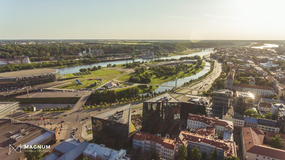 „Magnum“ verslo centro sprendimas: požeminė aikštelė ir miestui bei jo svečiams  