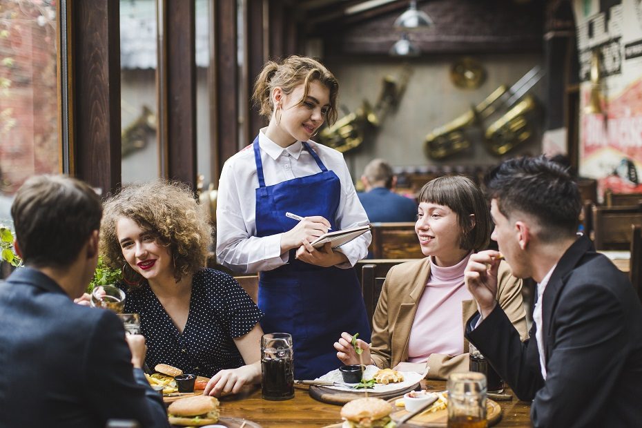 Premjerė: Vyriausybė nesiūlys pratęsti PVM lengvatos restoranams