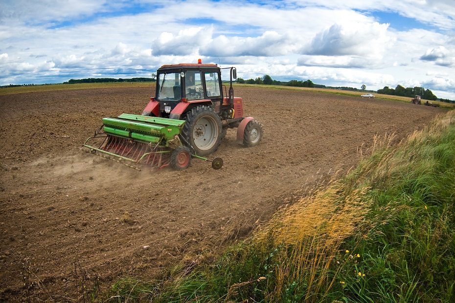 Birželį ūkininkai kviečiami teikti paraiškas dėl paramos bearimių technologijų sėjamajai įsigyti