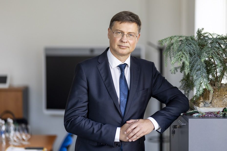 V. Dombrovskis: subsidijos Ukrainos grūdų vežimui per Baltijos uostus nesvarstomos 