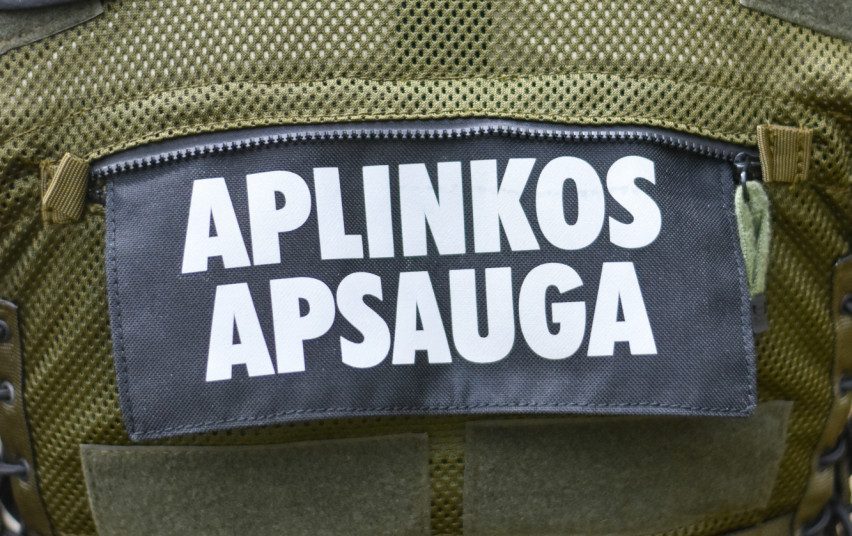 Už mėginimą papirkti aplinkos apsaugos inspekcijos darbuotoją – 500 eurų bauda