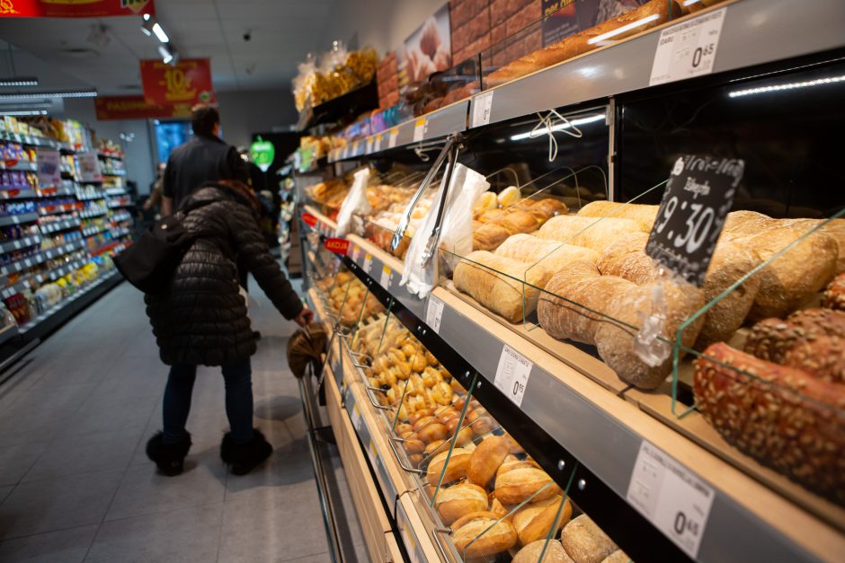 Ekonomistai: infliaciją kelia itin brangstantis maistas, vasarą ji pasieks 20 proc.