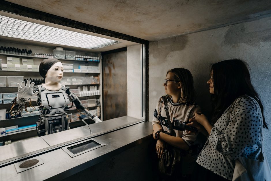 Dirbtinė laimė, arba Kaip kalbėti apie narkotikus mene