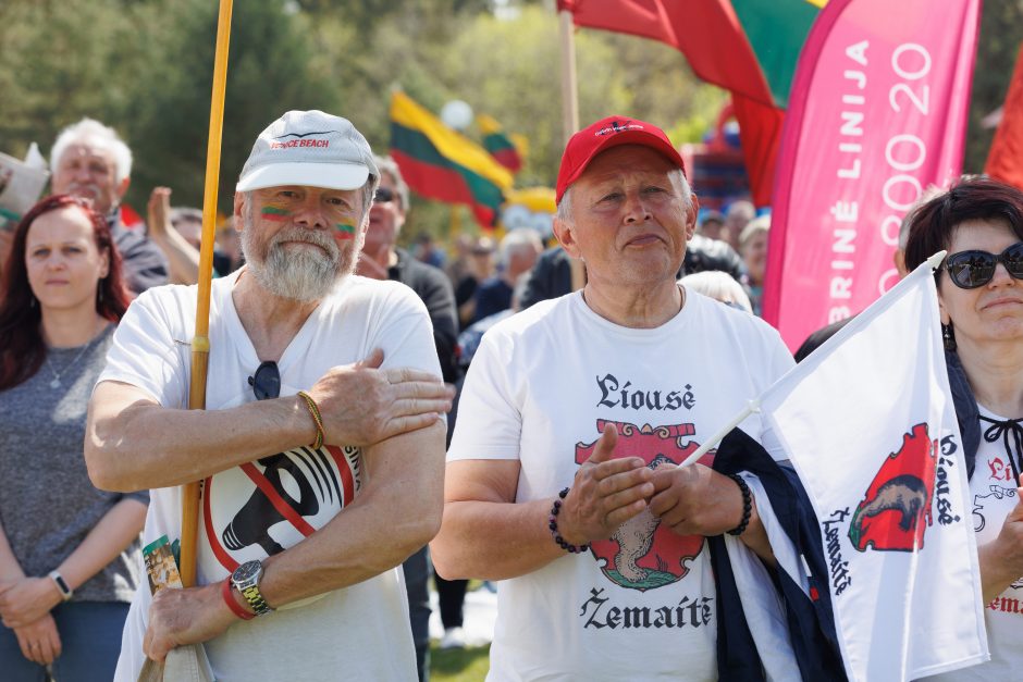 Lietuvos šeimų sąjūdžiui leista savaitę protestuoti prie Seimo: „Stop valdančiųjų buldozeriui!“