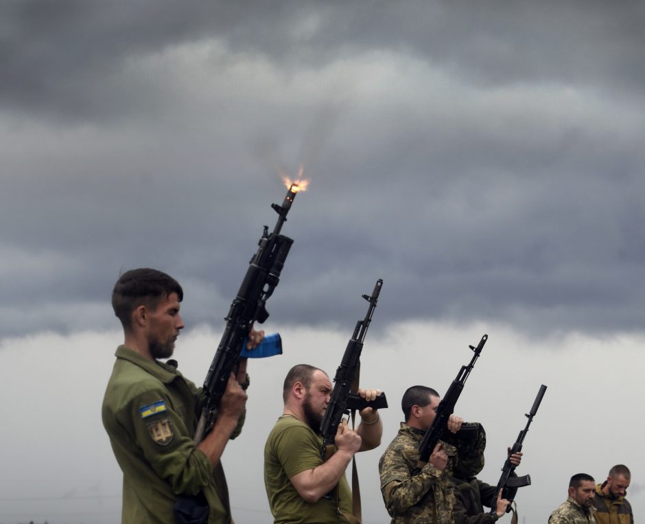 ES Moldovoje kuria kovos su galima ginklų kontrabanda iš Ukrainos centrą