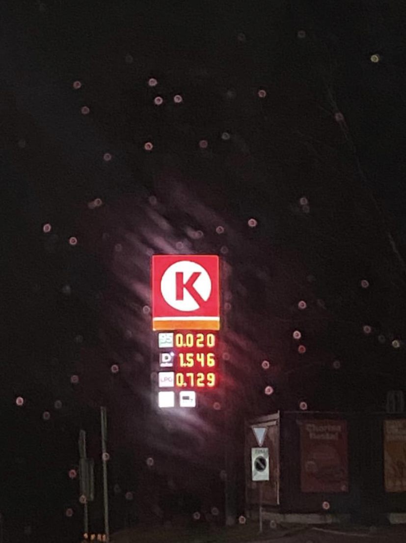 Ar teisėtai pasielgė lietuviai, „Circle K“ degalinėse kuro prisipylę už centus?