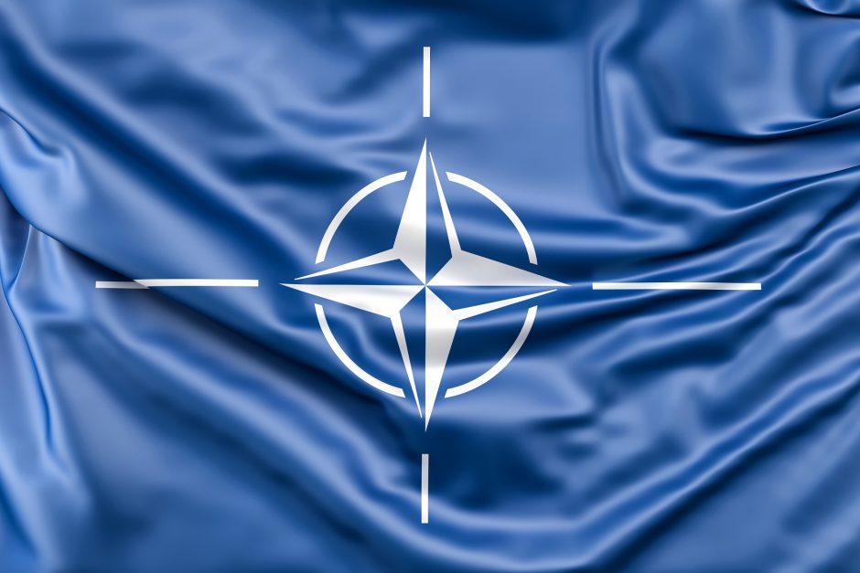 Apklausa: šveicarai labiau linkę į ryšius su NATO ir ES saugumo srityje