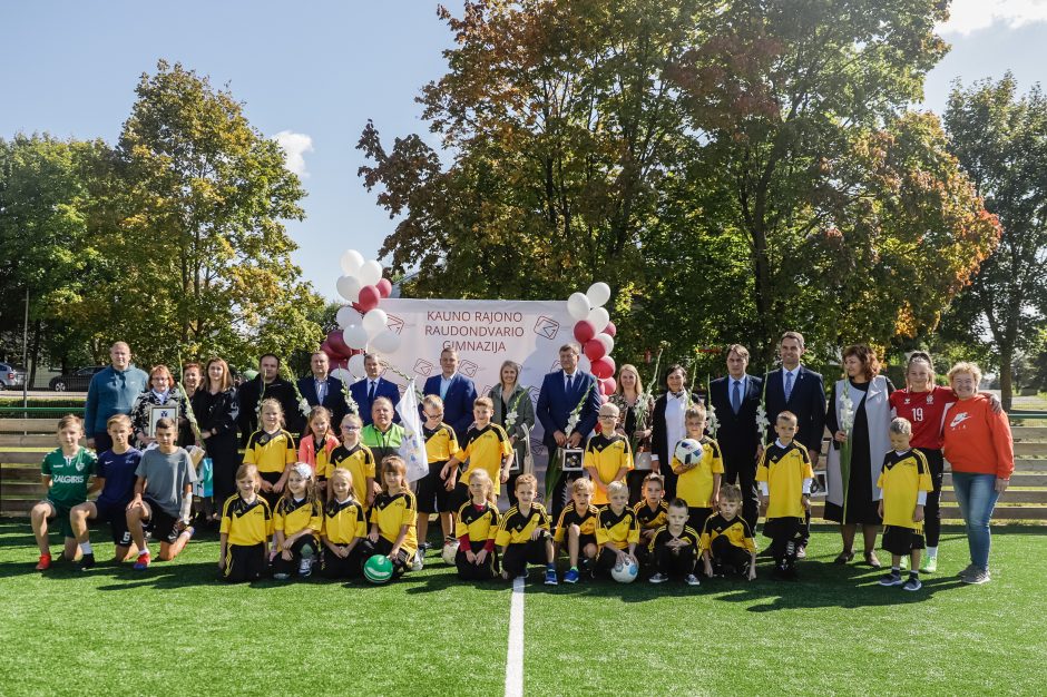 Sugrįžusius į mokyklas Kauno moksleivius pasitinka atnaujinti aikštynai