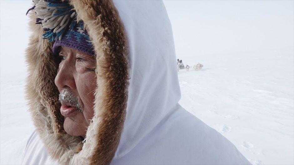 Kauno bienalės virtuali filmų programa: inuitų istorija ir J. Meko kūryba