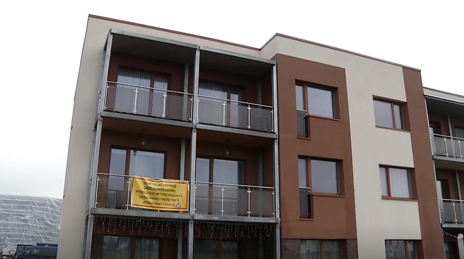 „Pilaitės terasų“ gyventojai – neviltyje: butuose ir kotedžuose neįmanoma gyventi