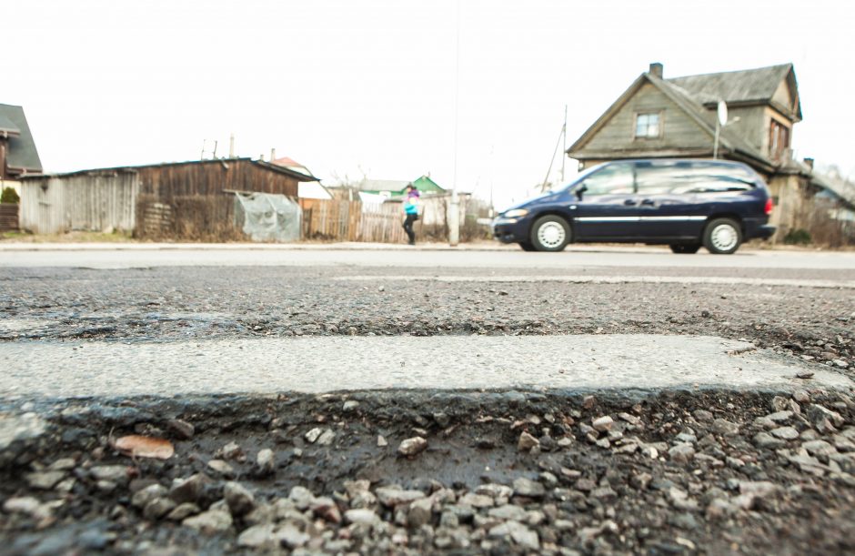 Tinkamai sostinės kiemų ir šaligatvių neprižiūrėjusioms įmonėms – tūkstantinės baudos