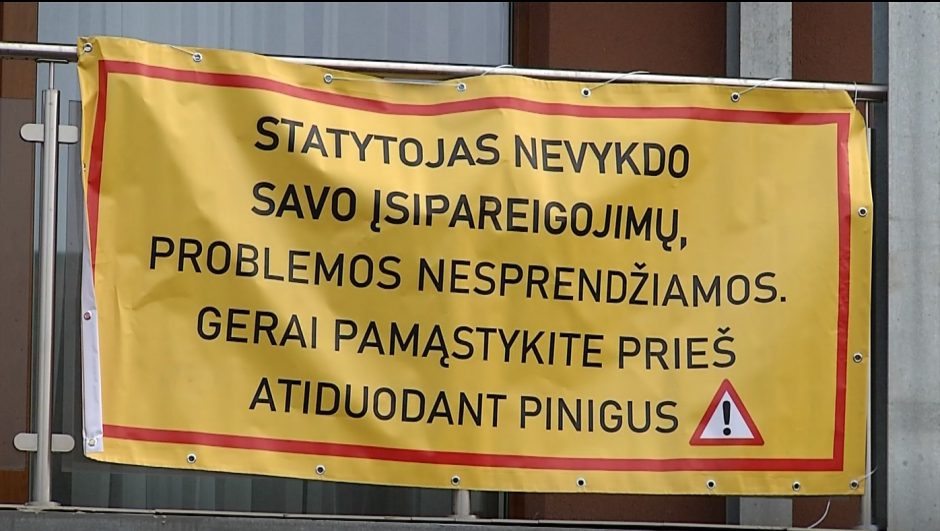 „Pilaitės terasų“ gyventojai – neviltyje: butuose ir kotedžuose neįmanoma gyventi