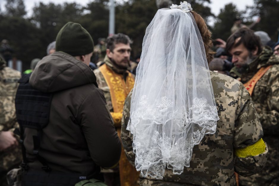 Ukrainiečių pora susituokė, vos prasidėjus karui: kas žino, kas bus rytoj?