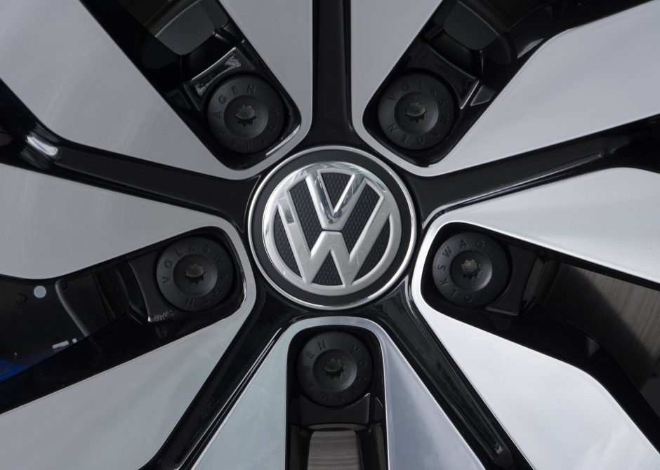 „Volkswagen“ nutraukia bendrą gamybą Rusijoje