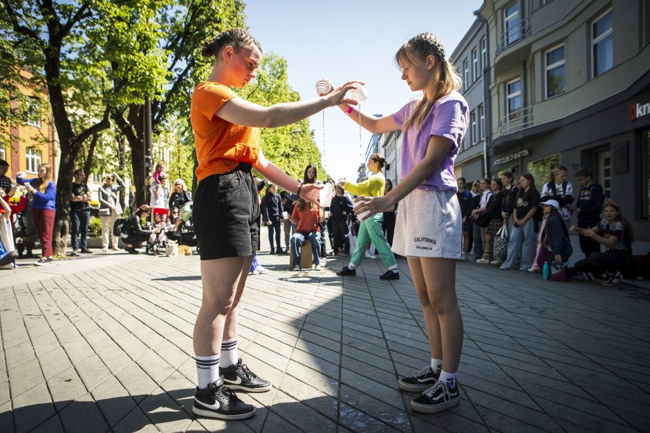 Kaune prasidėjusiame festivalyje „Nerk į teatrą“ – garsinės ir atmosferinės patirtys