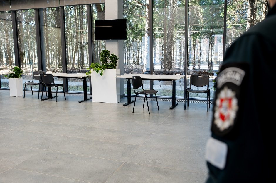 Modernus statinys: sostinėje duris atvėrė naujas policijos pastatas
