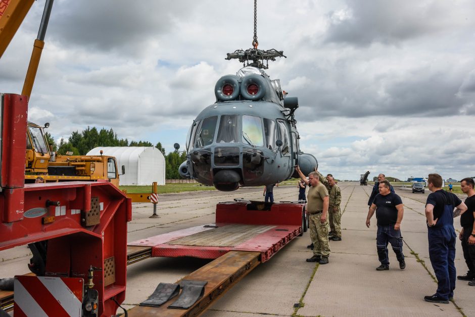 Lietuvos parama Ukrainai: sraigtasparniai, priešlėktuviniai pabūklai, šarvuočiai