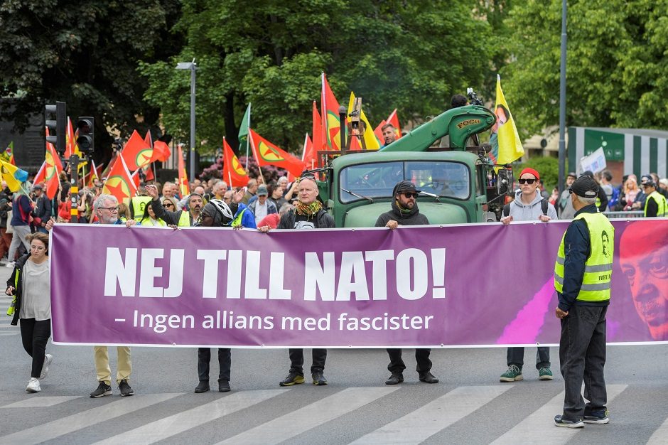 Šimtai žmonių protestavo prieš naujus Švedijos kovos su terorizmu įstatymus