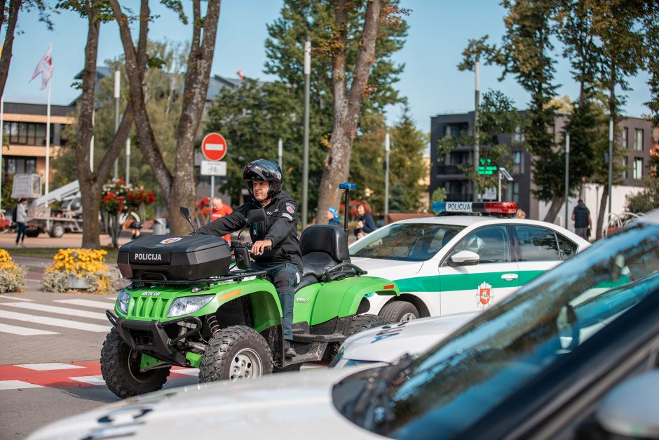 Jaunystės aistra neišblėso: darban pareigūnas vyksta „plieniniu žirgu“