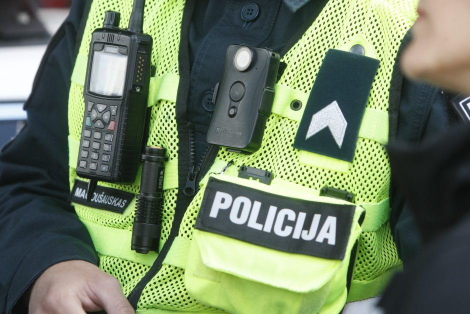 Juodasis policininkų savaitgalis: vienas atsidūrė ligoninėje, kitas – už grotų