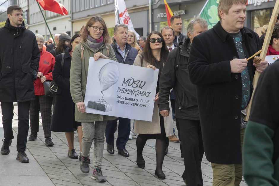 Profesinių sąjungų eisena Kaune: reikalavo poilsio ir didesnės algos