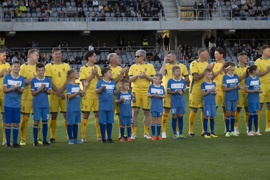Kauno S. Dariaus ir S. Girėno stadione įvyko Lietuvos ir FIFA futbolo legendų rungtynės